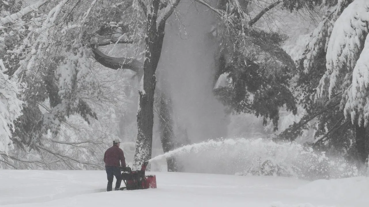 ABD'nin kuzeydoğusunda kar fırtınası ulaşımı durdurdu