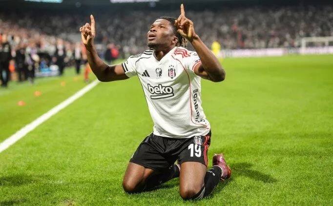 Beşiktaş'ta El Bilal Toure'nin durumu netleşiyor