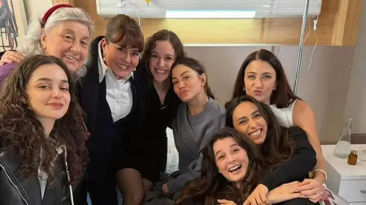 Ceren Benderlioğlu'nun paylaşımı Eşref Rüya setine ilgiyi artırdı