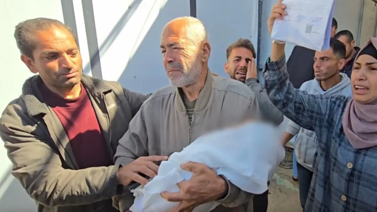 Gazze'de çıkış izni verilmeyen 2 yaşındaki Nidal yaşamını yitirdi