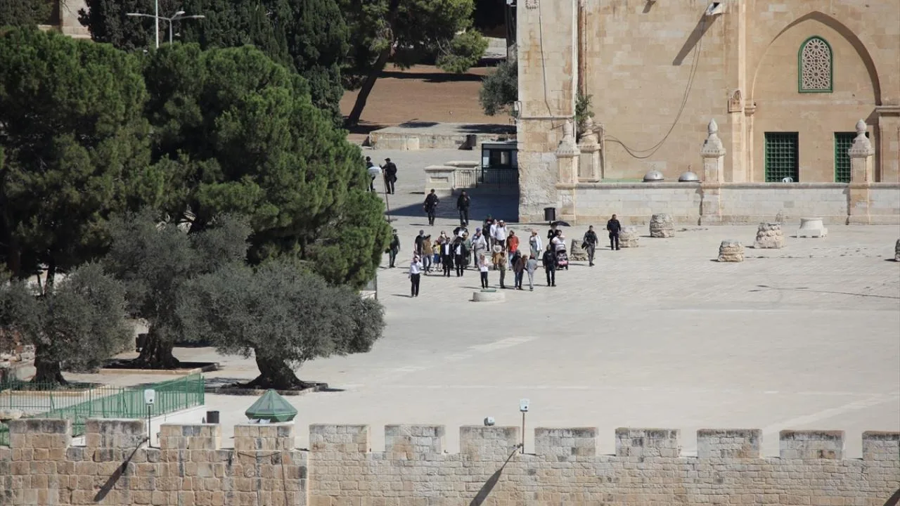 İsrail'in Kudüs politikası Mescid-i Aksa'da gerilimi artırıyor