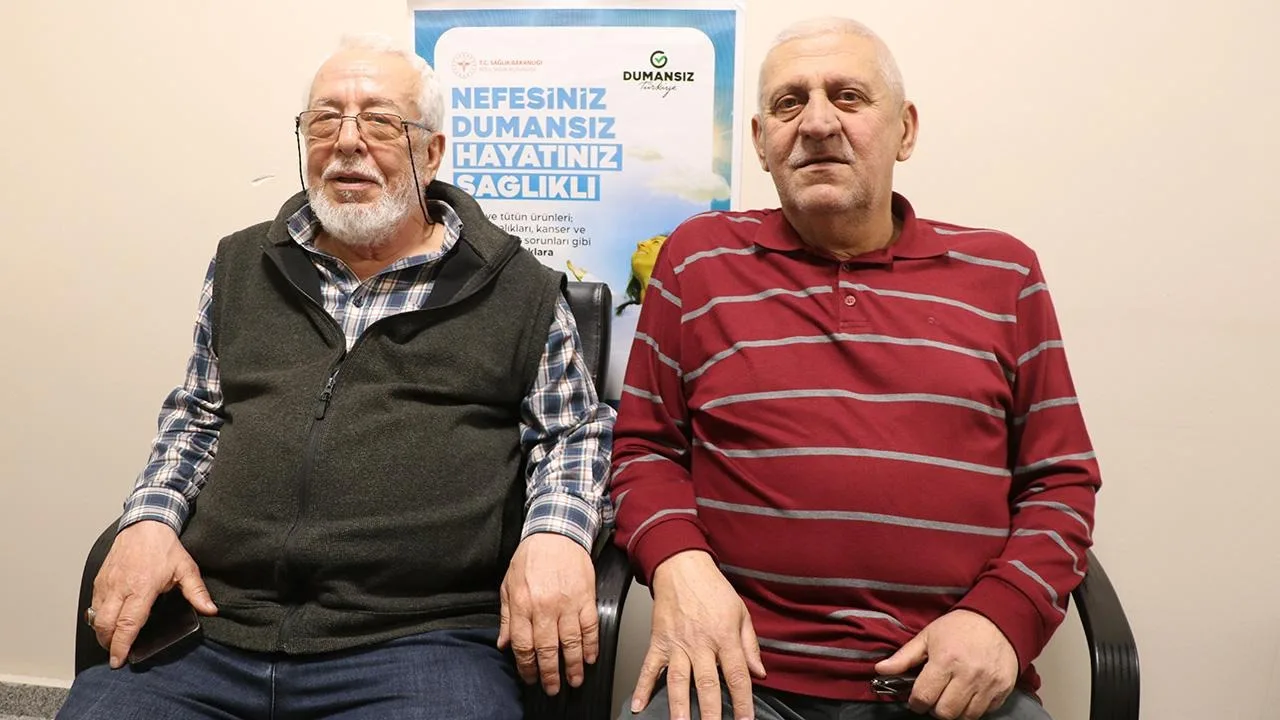 Süleyman Kösoğlu ve Recep Bilgi, 50 yıllık sigara alışkanlığını ücretsiz tedaviyle bıraktı (2026)