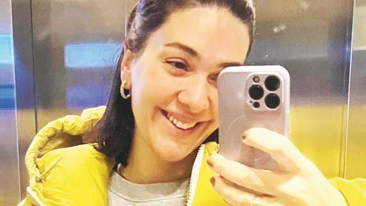 Ünlü oyuncu antrenman yolunda kızı Leyla'nın Bluey oyuncağıyla görüntülendi