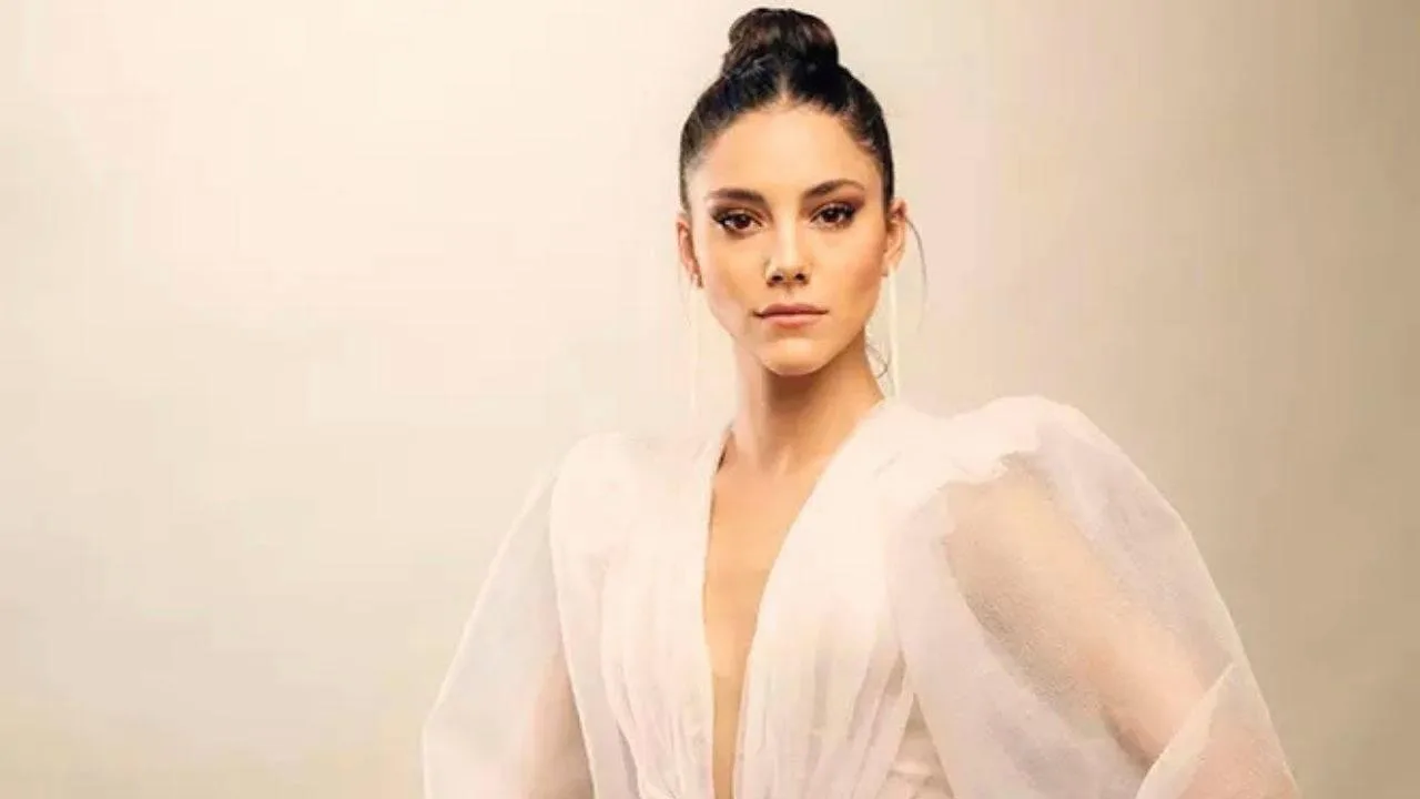 Uzak Şehir’in Zerrin’i Dilin Döğer’in kariyeri ve projeleri öne çıkıyor