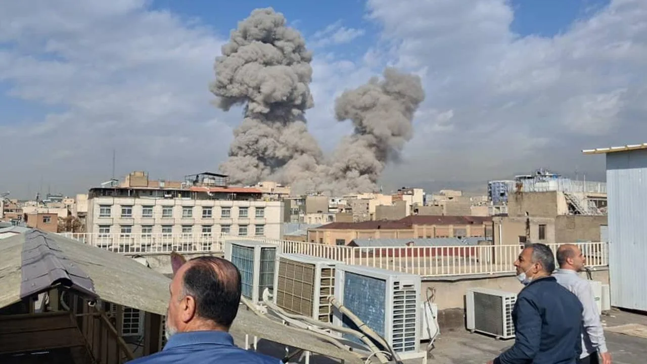 ABD'den İran'a ağır darbe: Savaş gemisi torpidoyla batırıldı