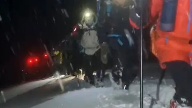 Ağrı'da zirve tırmanışı yoğun kar nedeniyle yarıda kaldı