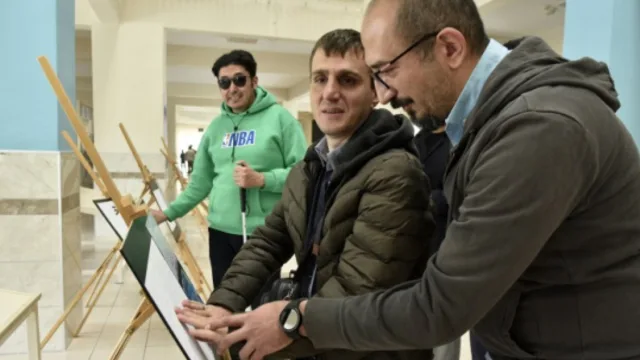 Aksaray'da görme engelliler için kabartma sanat eserleri hazırlandı