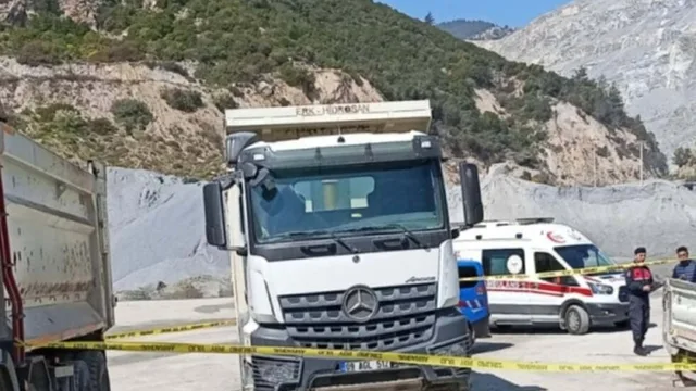 Aydın'da maden ocağı şantiyesinde TIR çarpan personel hayatını kaybetti