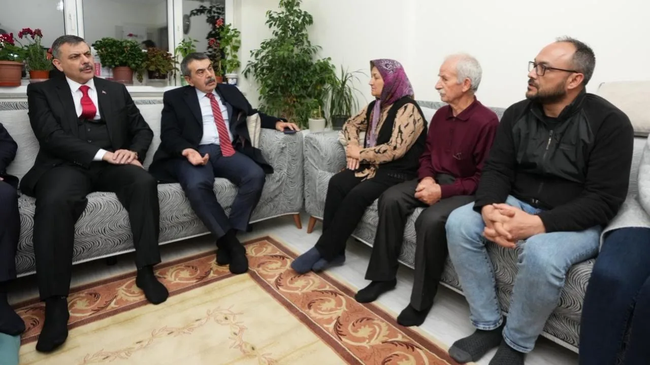 Bakanlar Tekin ve Çiftçi'den Taziye Ziyareti: Cumhurbaşkanı Erdoğan Telefonla Katıldı