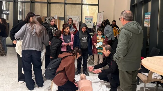 Batman'da sağlıklı yaşam için bilgilendirme standı kuruldu