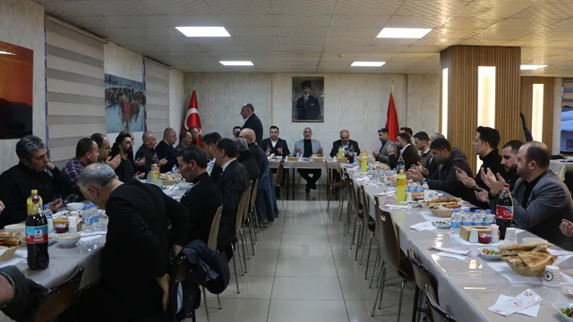 Bingöl'ün Karlıova ilçesinde iftar programına yoğun katılım sağlandı