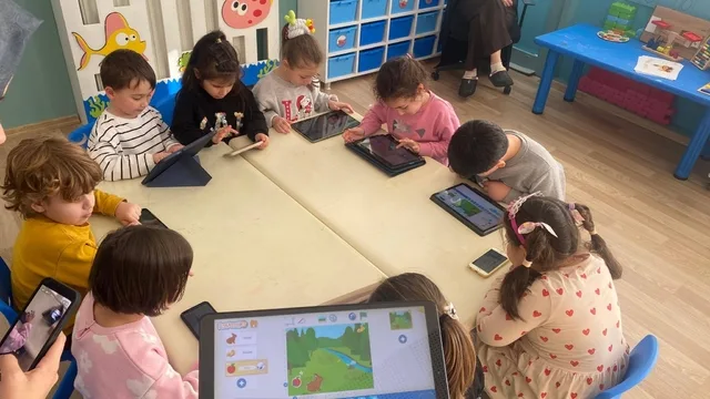 Düzce'de minik öğrenciler ScratchJr ile kodlama serüvenine katıldı