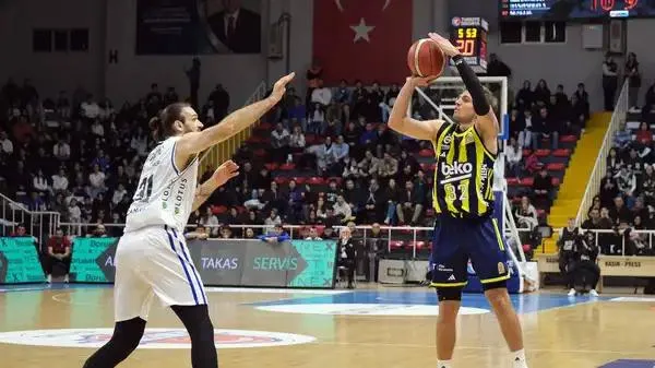 Fenerbahçe Beko, Büyükçekmece'yi geçerek 10'uncu galibiyetini aldı!