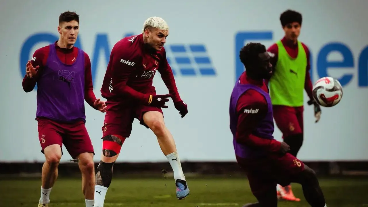 Galatasaray derbi öncesi üç oyuncusunu takıma kattı