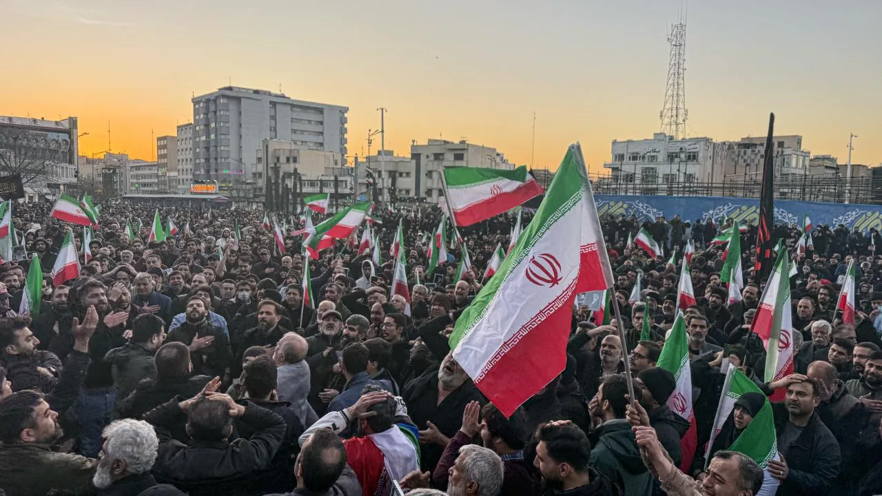 Hamaney'in ölümü sonrası İran'da toplumsal tepkiler uluslararası gündemi etkiledi