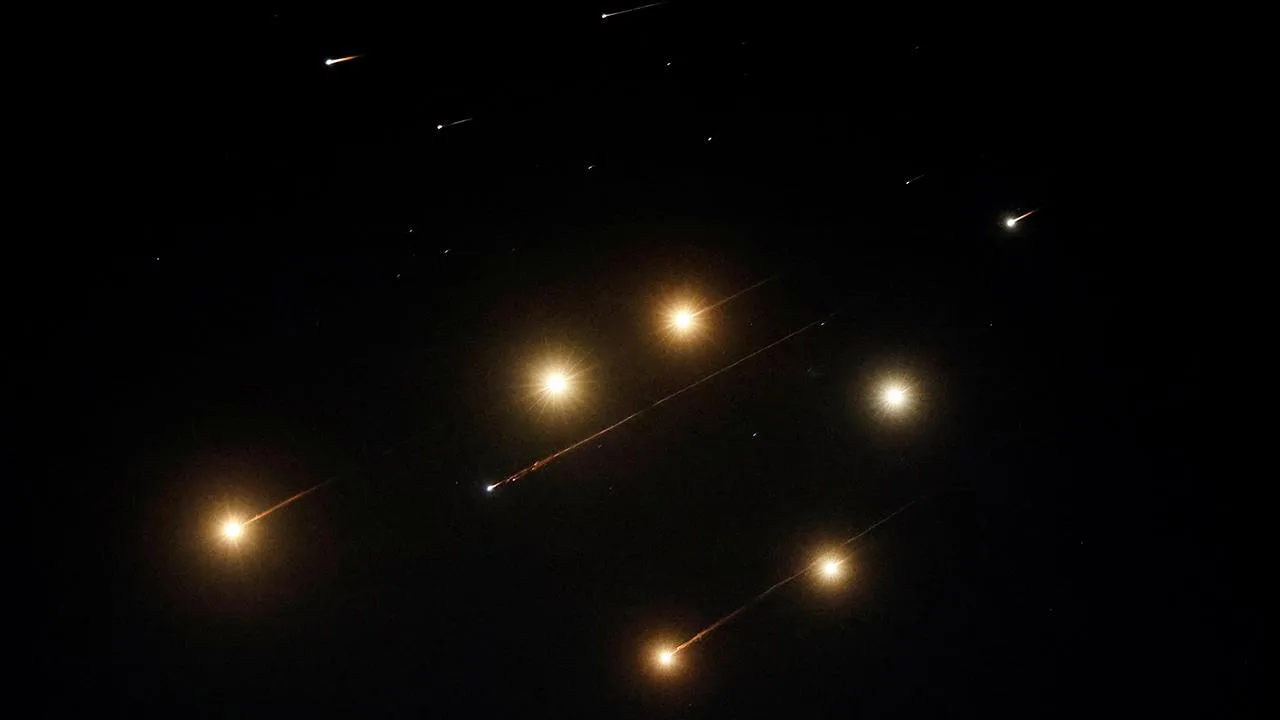 İran, ABD ve İsrail hedeflerine 500'den fazla füze fırlattı