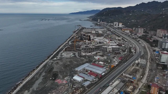 Rize'de 1053 yatak kapasiteli şehir hastanesi inşaatında sona yaklaşıldı