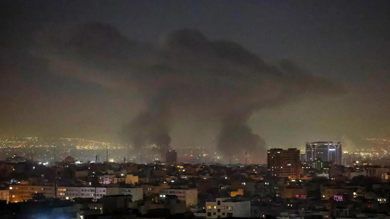 Tahran'da patlamalar: ABD-İsrail saldırısında 926 kişi öldü