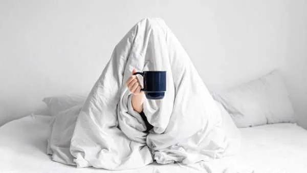 Bilim insanı 'kronik uykusuzluk' riskine karşı iki nedeni açıkladı: Gece uykusu neden 03.00’te bölünüyor?