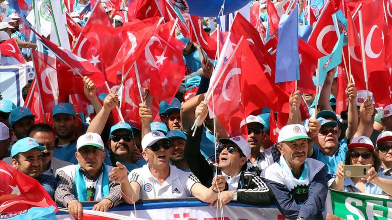 1 Mayıs resmi tatil mi?