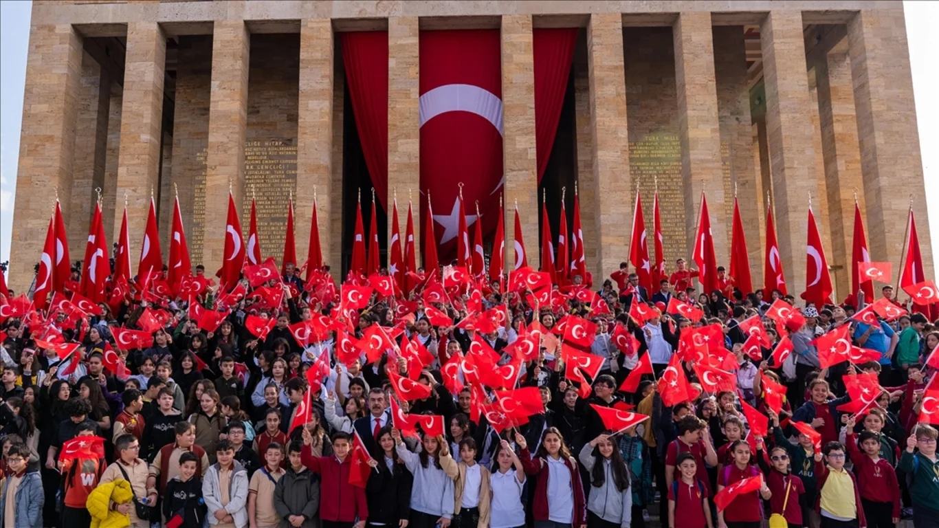 22 Nisan yarım gün mü?