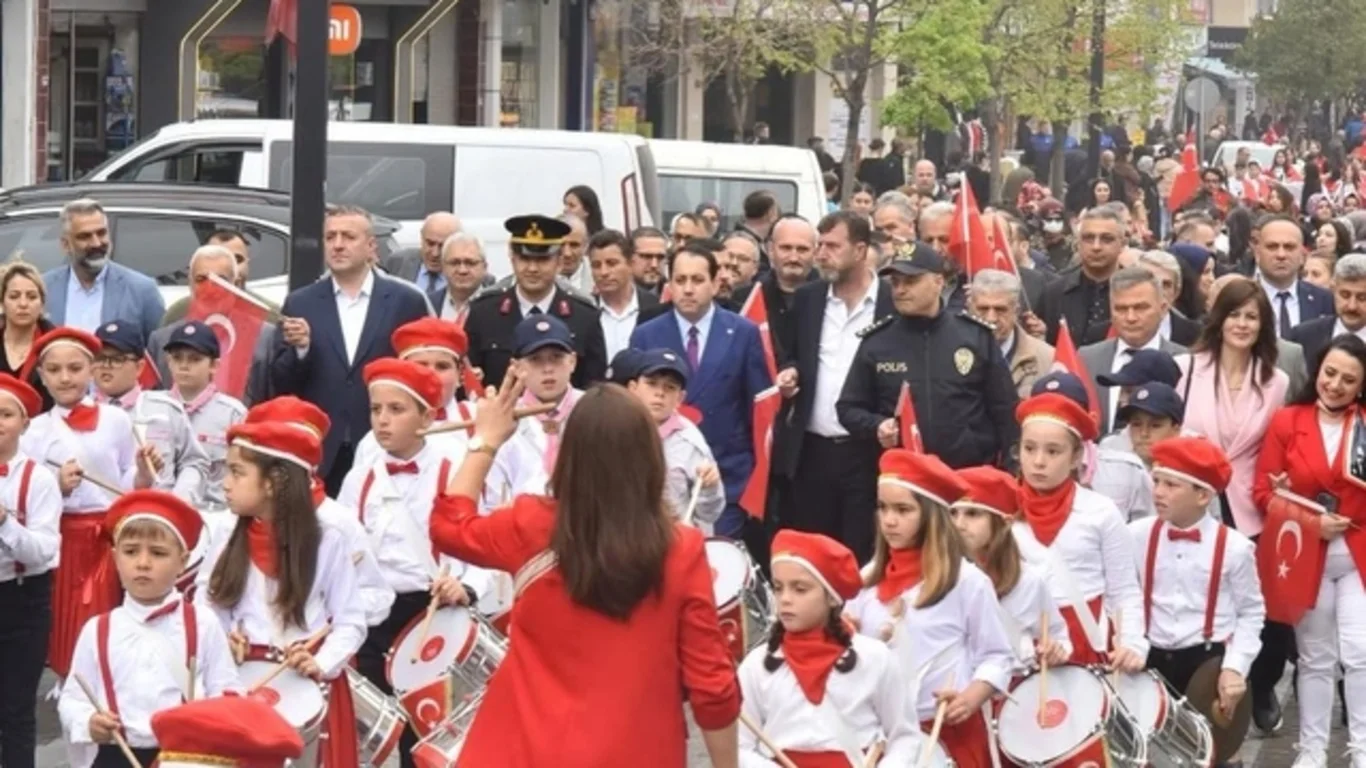 23 Nisan'da okullar açık mı?
