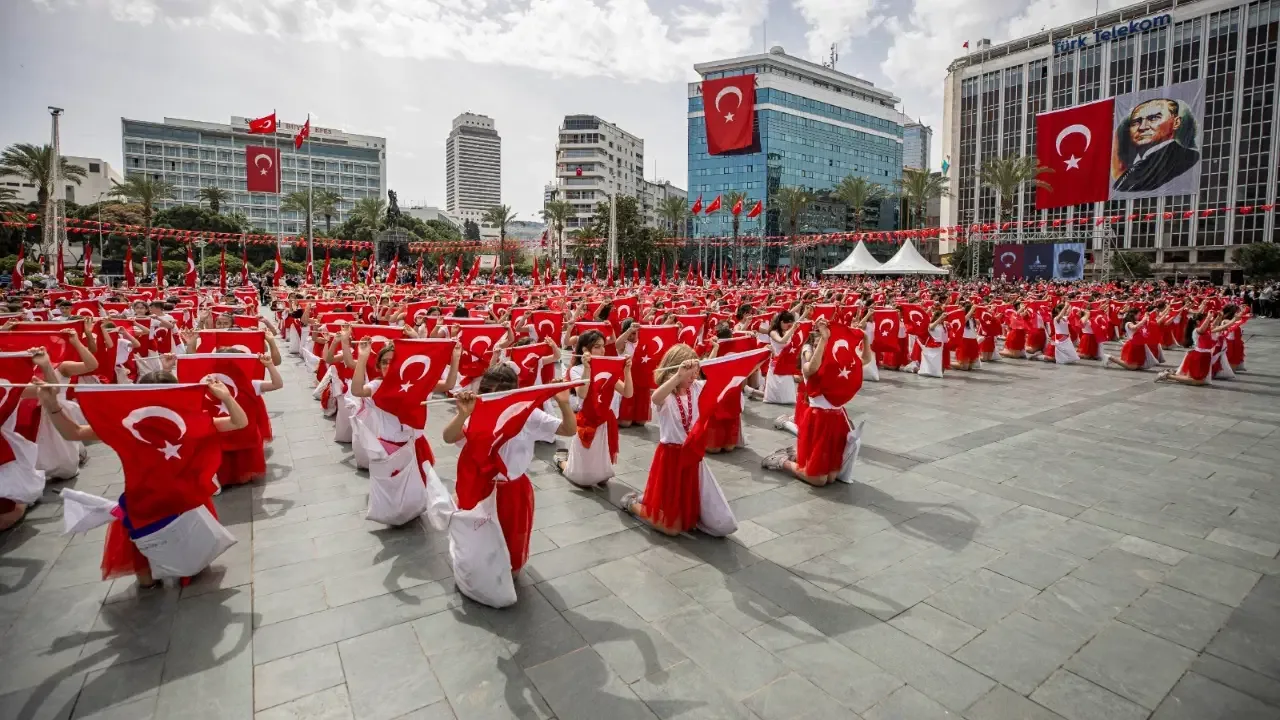 23 Nisan resmi tatil mi? 23 Nisan'da okullar tatil mi? 23 Nisan kutlamaları iptal mi edildi?