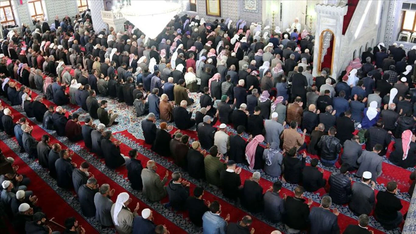 Cuma namazı saat kaçta?