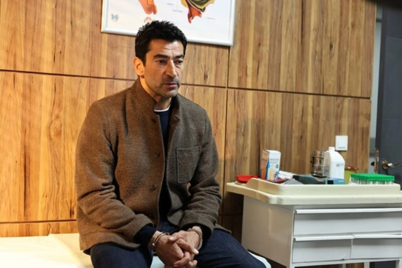 A.B.İ bu akşam var mı?