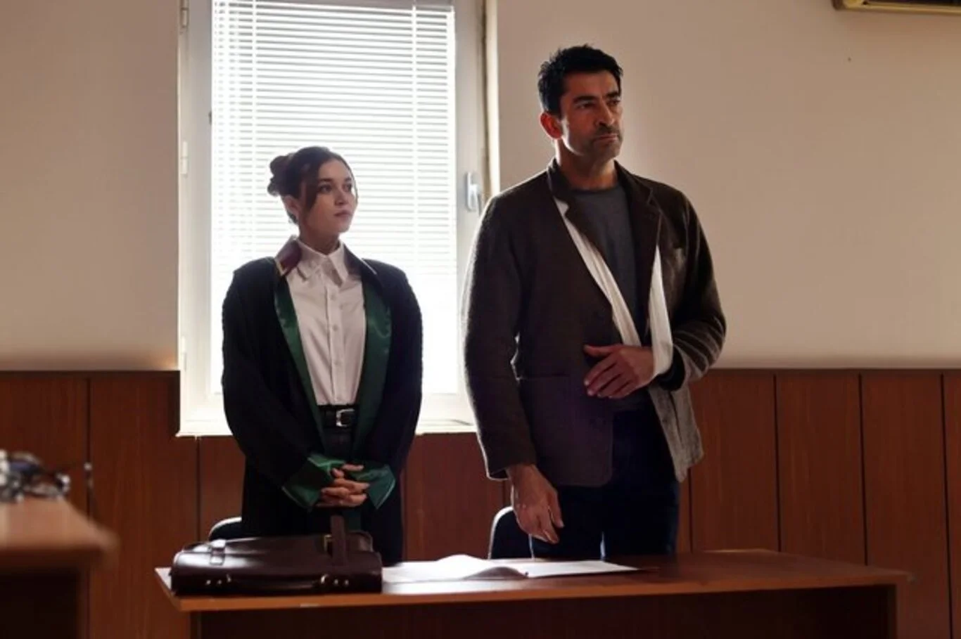 A.B.İ bu akşam var mı?