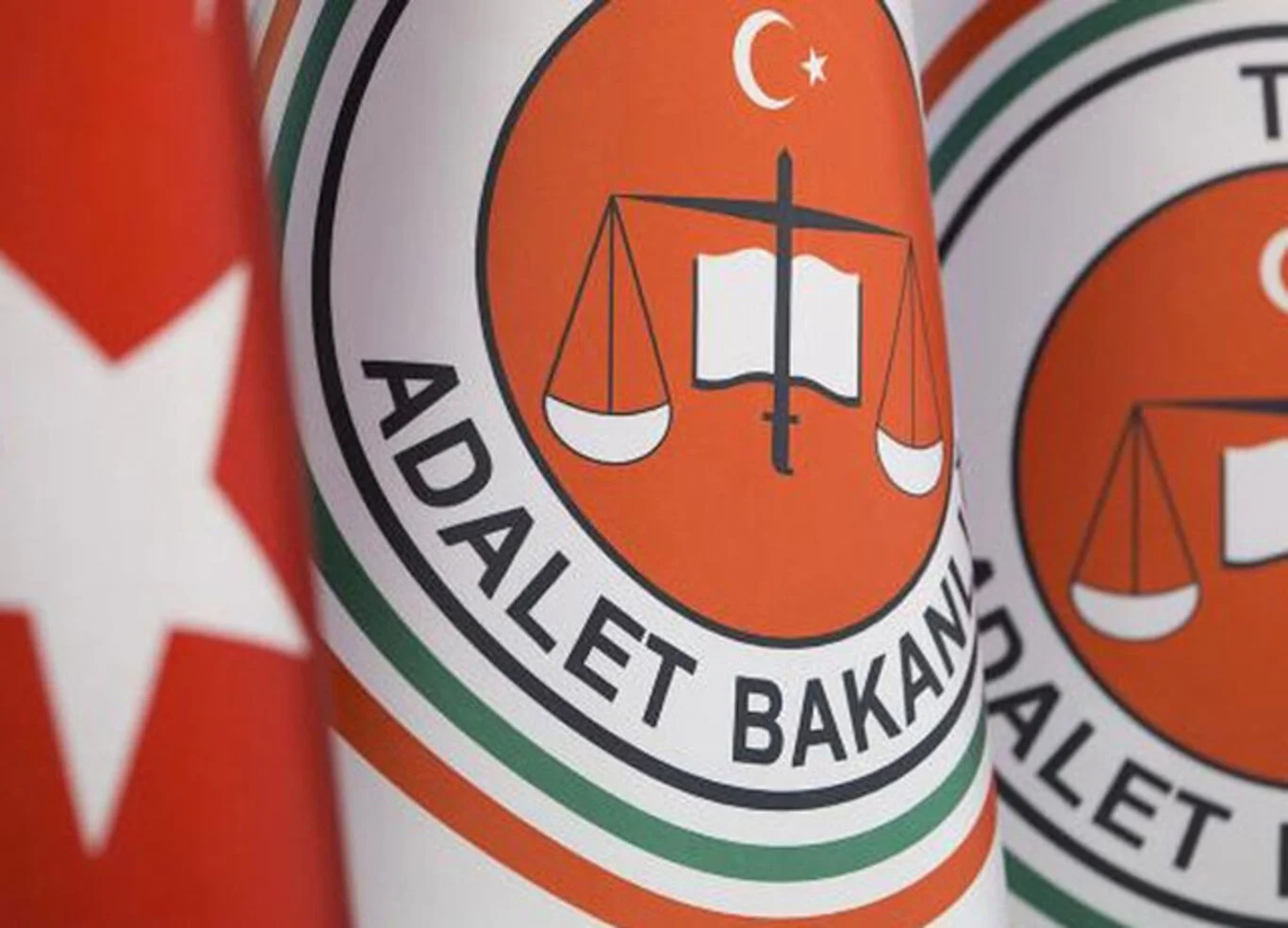 Adalet Bakanlığı 15 bin personel alımı yapıyor