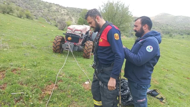 Adıyaman'da kuyuya düşen keçi itfaiye ekiplerince kurtarıldı