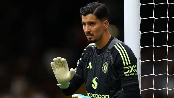 Beşiktaş'ın kapısından dönmüştü: Manchester United'dan Altay Bayındır kararı!