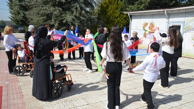 Ankara'da huzurevi ziyareti, otizm etkinliği ve uluslararası konferans