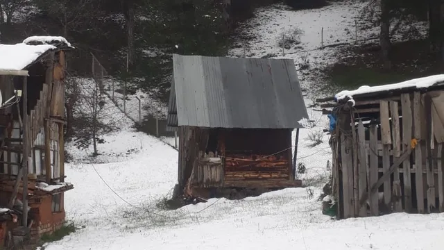 Ankara Nallıhan'da Yüksek Kesimler Beyaza Büründü: Kar Kalınlığı 10 Santimetreye Ulaştı