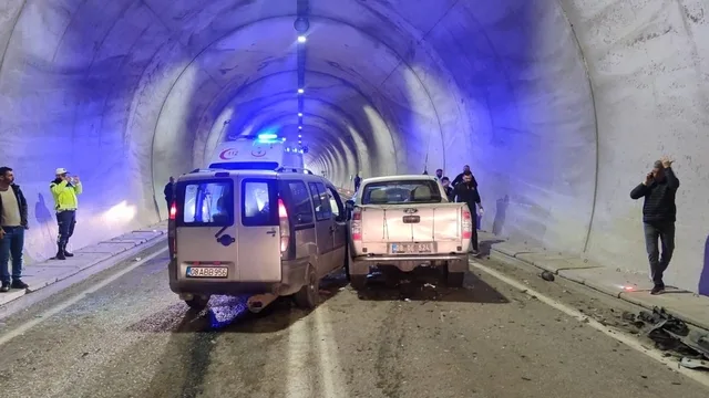 Artvin'de Tünelde Feci Kaza: 7 Yaralı