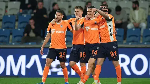 RAMS Başakşehir sahasında gol oldu yağdı!