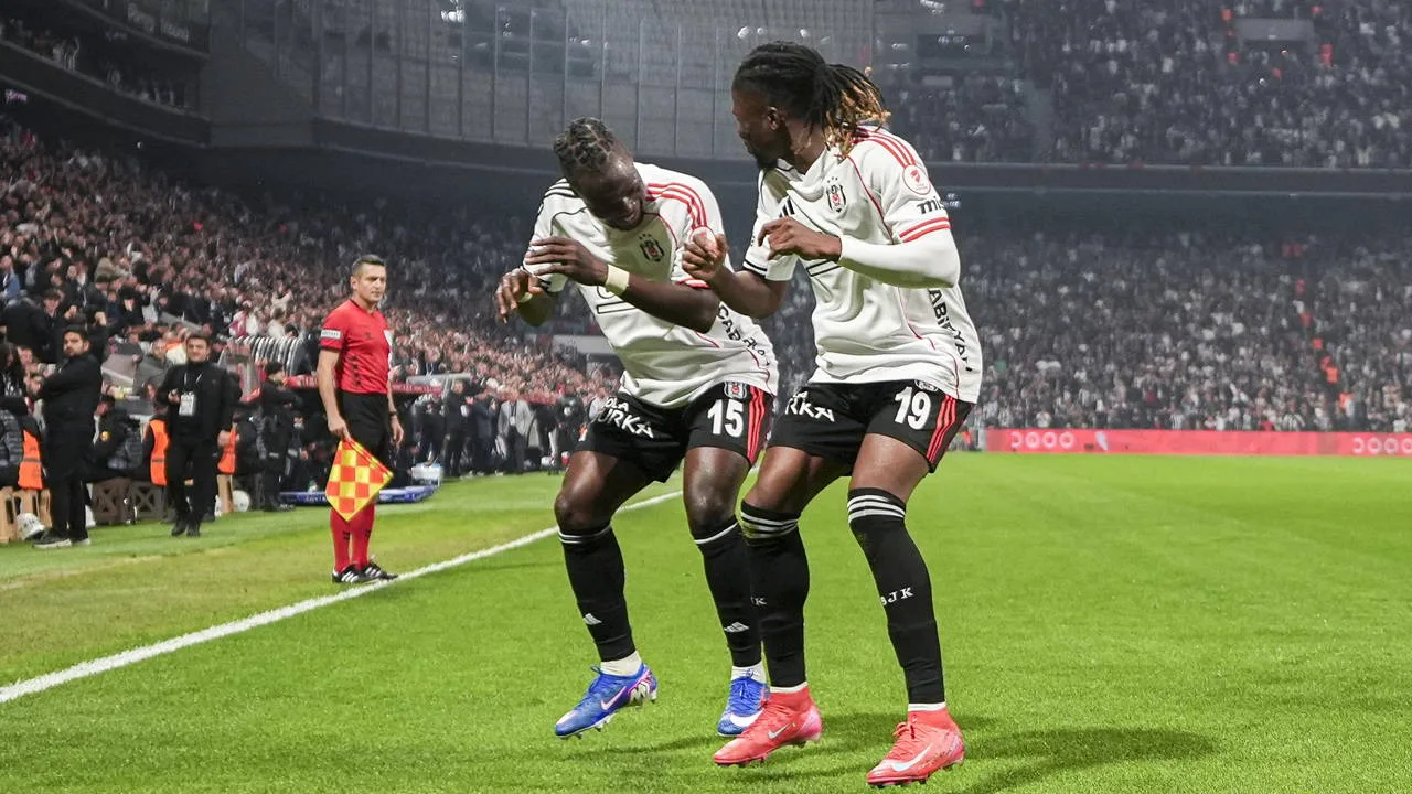 Spor yazarları Beşiktaş - Alanyaspor maçını değerlendirdi: 'Beşiktaş kupa aşkına'