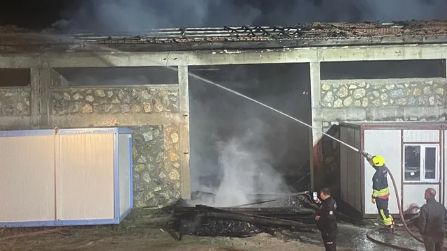 Bolu'da depoda çıkan yangın kontrol altına alındı