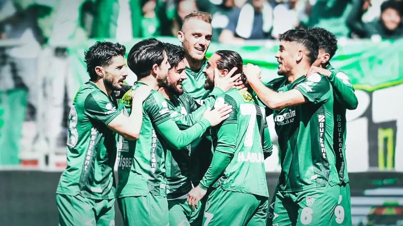 Bursaspor, şampiyonluk yolunda Eskişehir'den büyük avantajla dönüyor!