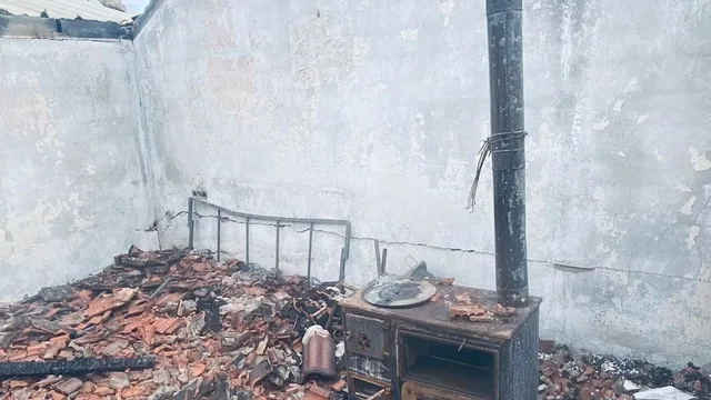 Çanakkale'nin Eceabat ilçesinde ev yangını: 1 kişi hayatını kaybetti