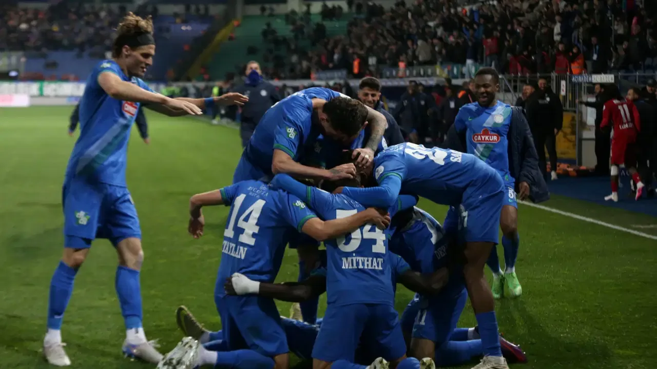 Çaykur Rizespor, Gaziantep FK'yi geriden gelerek devirdi!