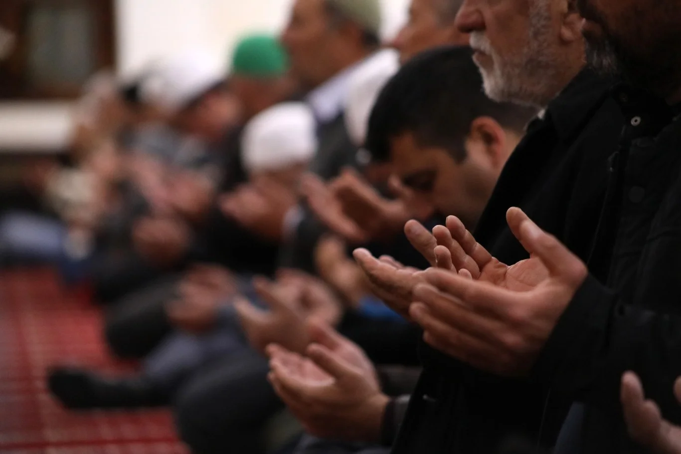 Cuma namazı nasıl kılınır?