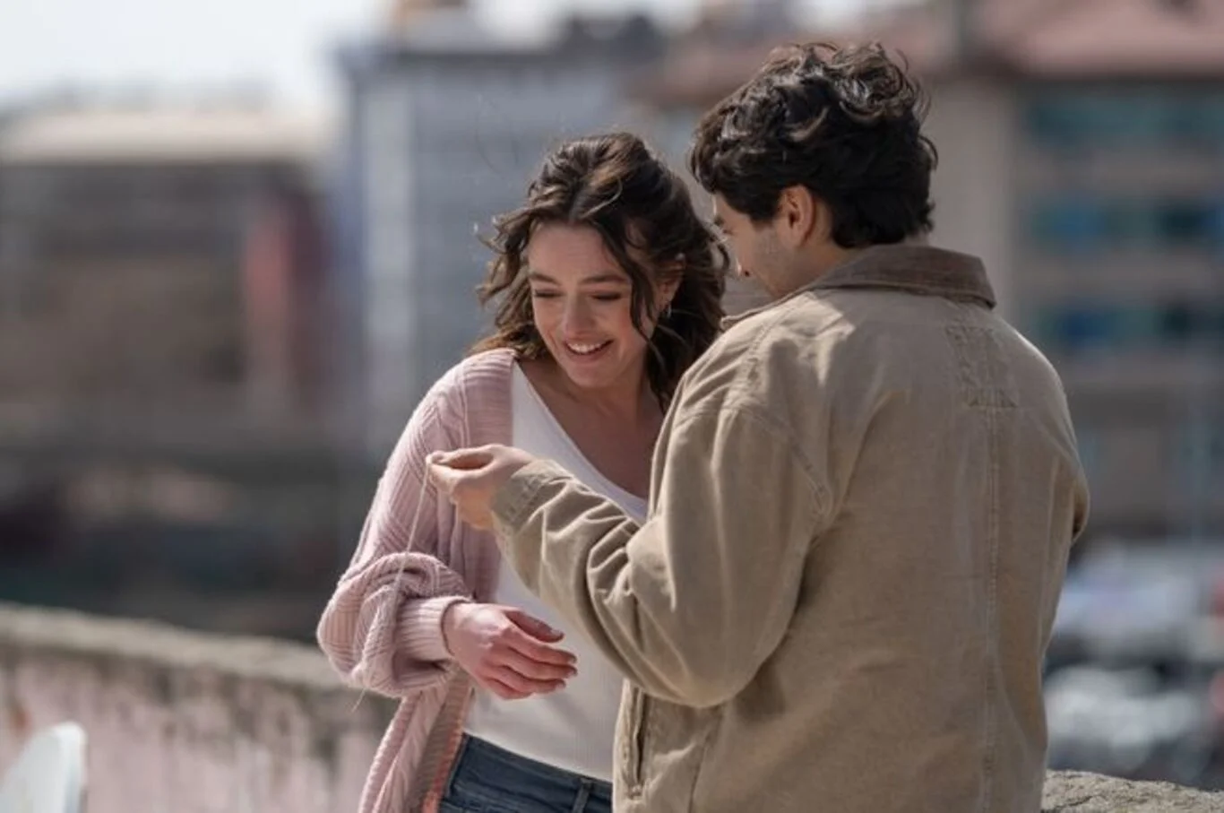 Delikanlı bu akşam var mı yok mu?