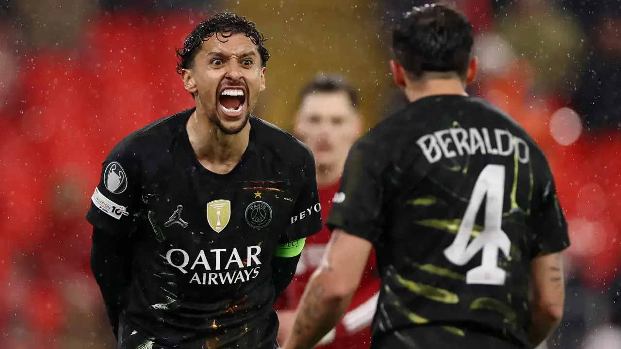 Liverpool direnemedi: PSG, İngiltere'de yarı final biletini kaptı!