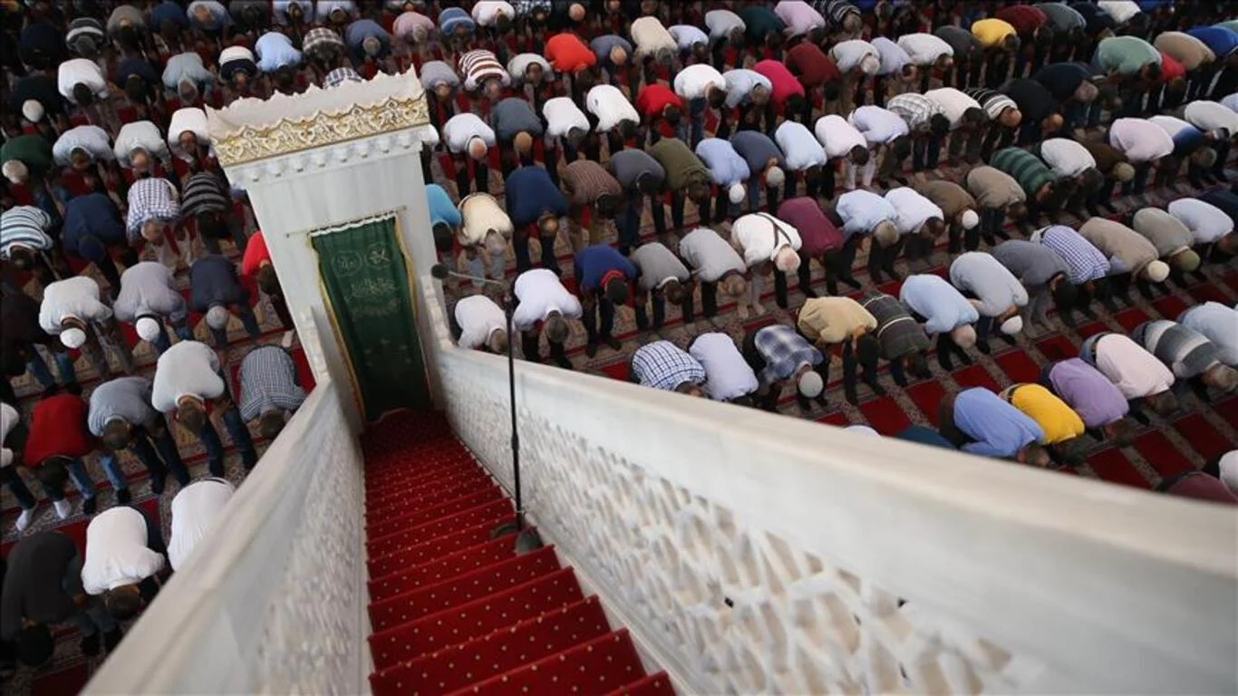 Cuma hutbesinin konusu nedir?