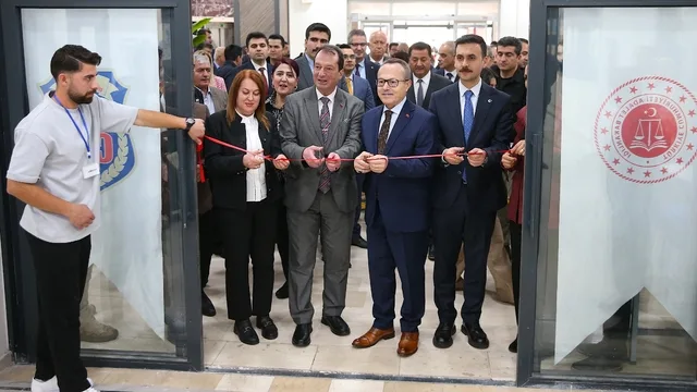 Diyarbakır'da cezaevindeki çocukların ve öğrencilerin sanatı sergilendi