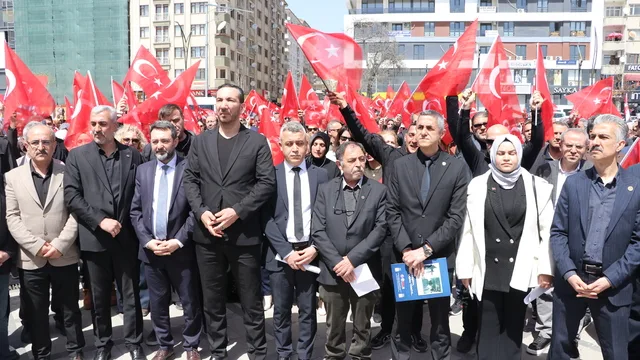 Diyarbakır'da eğitim sendikaları, Şanlıurfa'daki okul saldırısını protesto etti