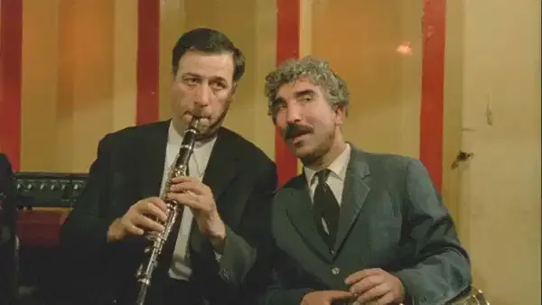 Düttürü Dünya filminin konusu ne? Düttürü Dünya filminin oyuncuları kim?