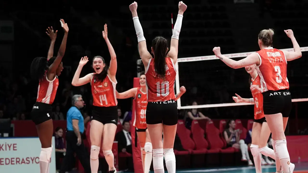 Eczacıbaşı, CEV Şampiyonlar Ligi biletini kaptı!